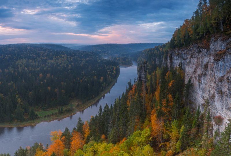 Золотая осень, Осенний лес, Осенний пейзаж, Осенняя листва, Осень, Пейзаж, Пермский край, Рассвет, Река, Россия, Урал, Усьва, Усьвинские столбы Осень на Усьвинских столбах фото превью