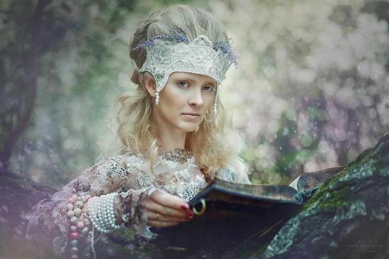 Хранительница времени фото превью