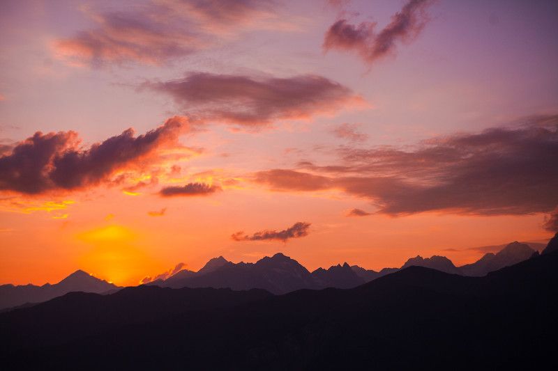 закат, грузия, небо, горы, облака, оранжевый Закат в Сванетии фото превью