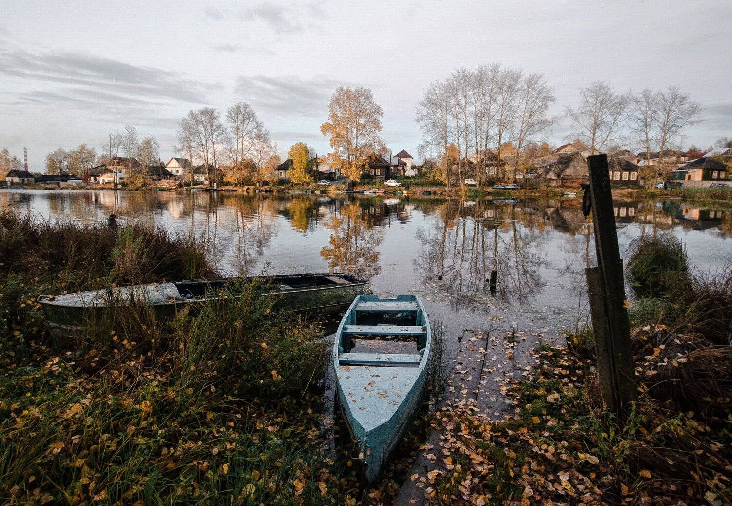 Берег,листва ,осень,лодка, Карепанов Евгений