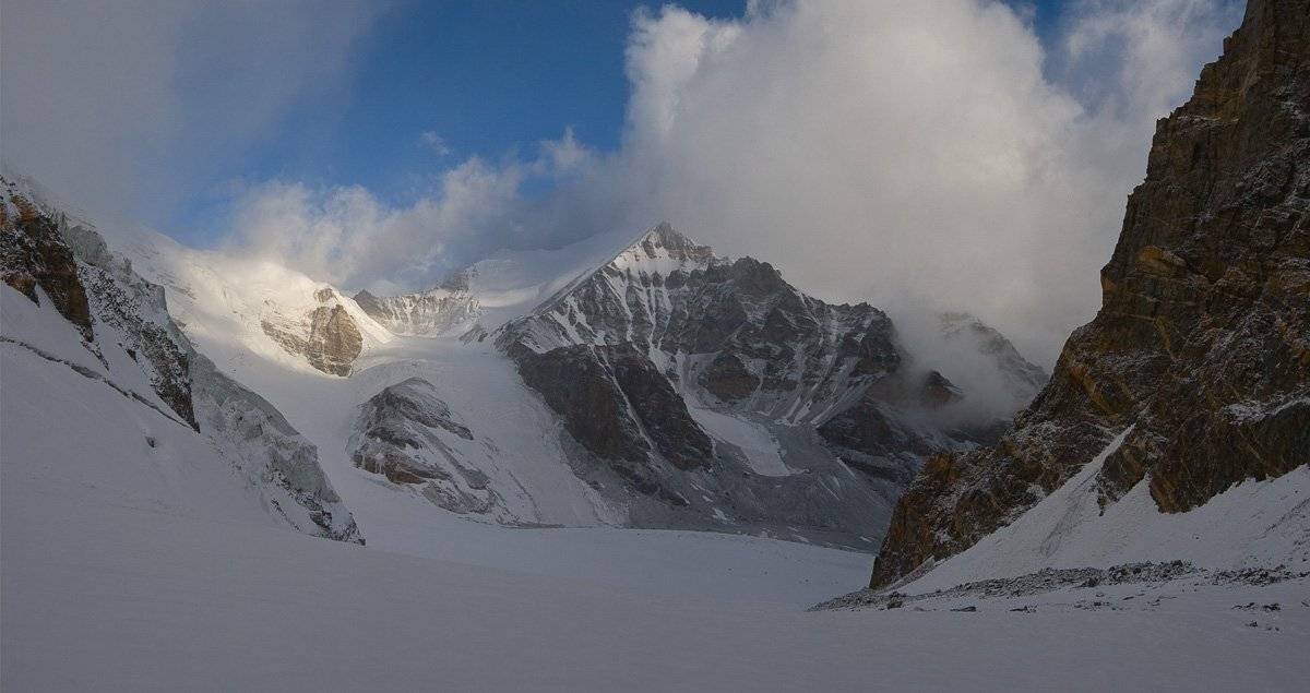памир, вид на массив пики двуглавый, из под пер узбекистан, Андрей Chogori Громов