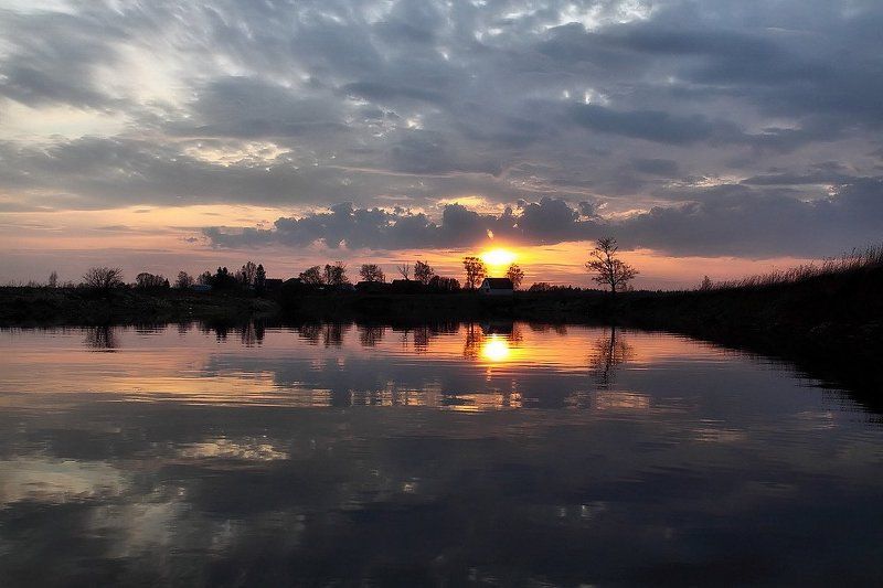 И тишина коснулась глади рек......... фото превью