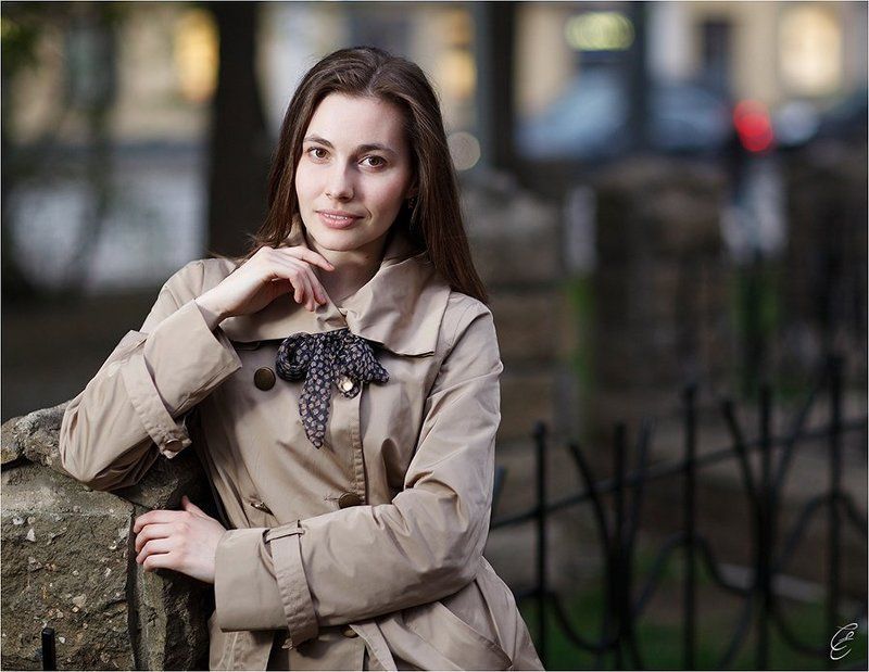 Обычный городской портрет фото превью