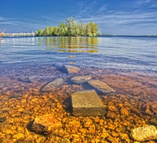 Чуден Днепр