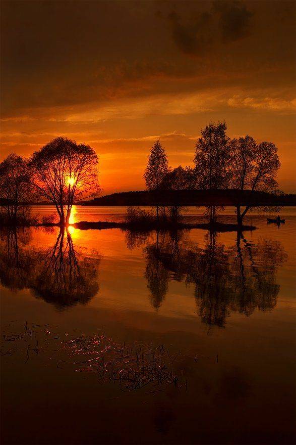 озеро, вечер, закат, отражения, острова, пейзаж, деревья, лодка, Oleg Dmitriev