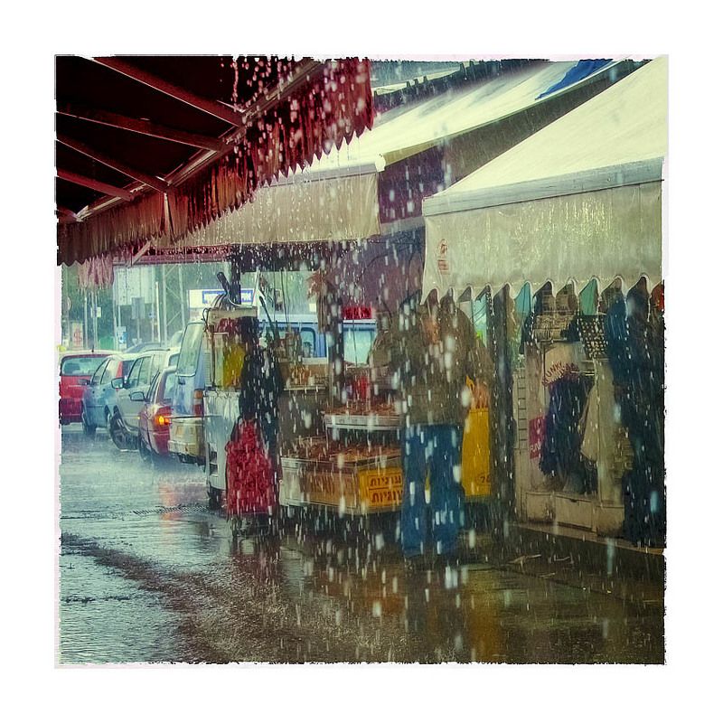 Дождь на рынке Тель-Авива фото превью