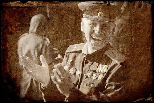 Вот и окончена война... И наступила тишина..... Но не надолго.. ибо всех... Взорвал задорный громкий смех...