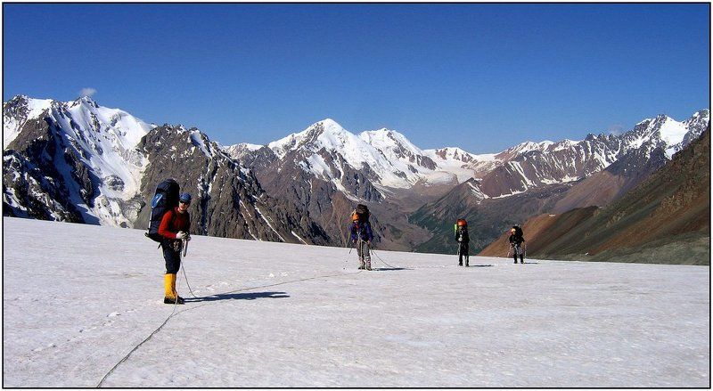 тянь-шань,ледник ... скованные одной цепью ... фото превью