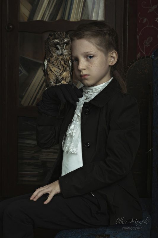 Девочка, Живлтные, Полтава, Портрет сова, Птица, Ребенок, Студия, Фото, Фотограф, Фотография студийная Портрет Марины с совой фото превью