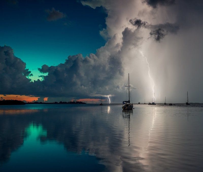 Blue, Boats, Clouds, Lightning, Ocean, Rain, Red, Reflection, Sky, Storm, Summer, Sunset, Water *** фото превью
