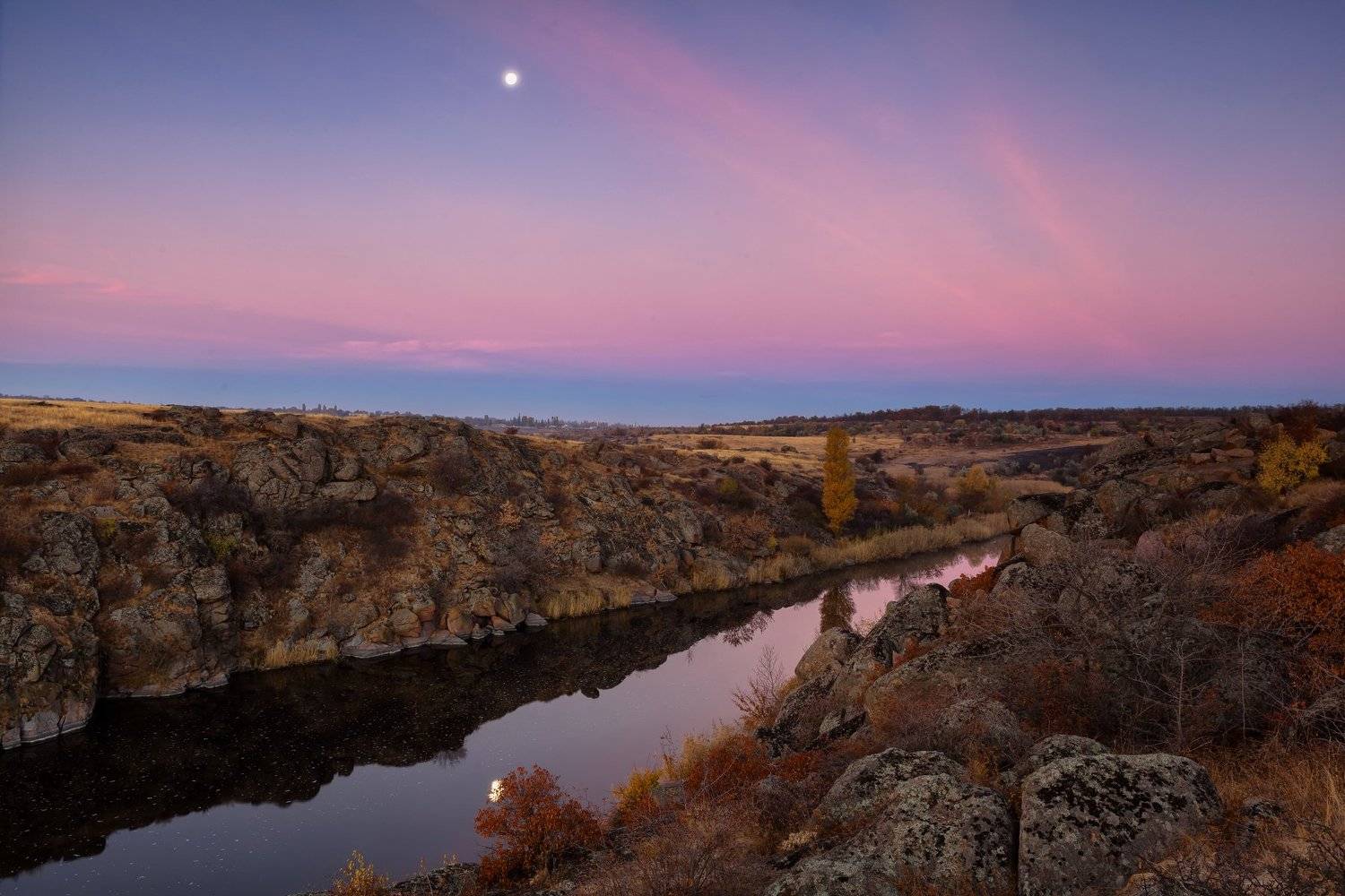осень, небо, октябрь, луна, свет, река, рассвет, утро, Никита Сердечный