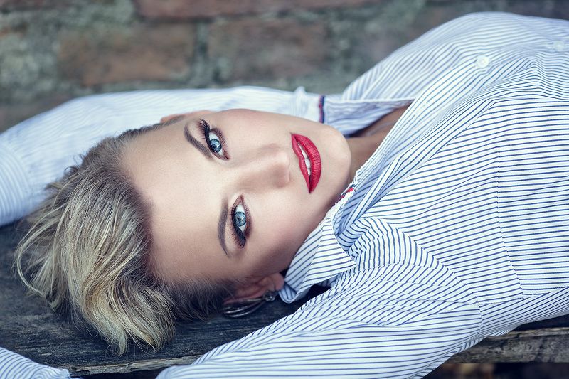 Взгляд, Девушка портрет, Красота Портрет фото превью