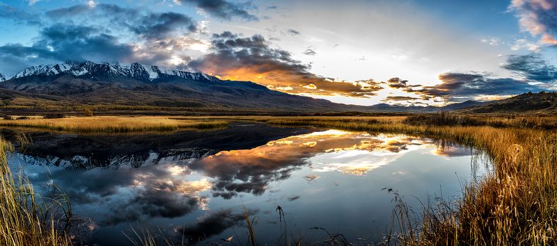 Алтай, озеро, осень, закат, вода, горы, облака, панорама Ештыкель на закате фото превью