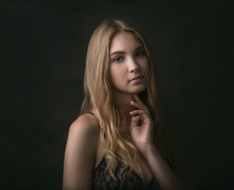 портрет девушки, студия, импульсный свет, Минск Алеся фото превью