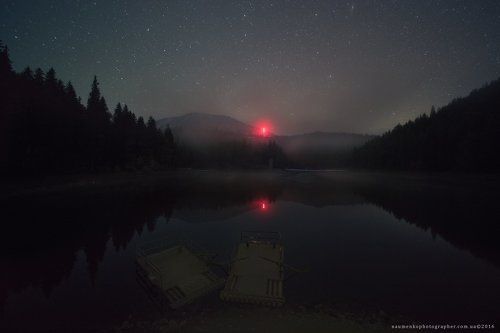 Закарпатье. Ночь на озере Синевир