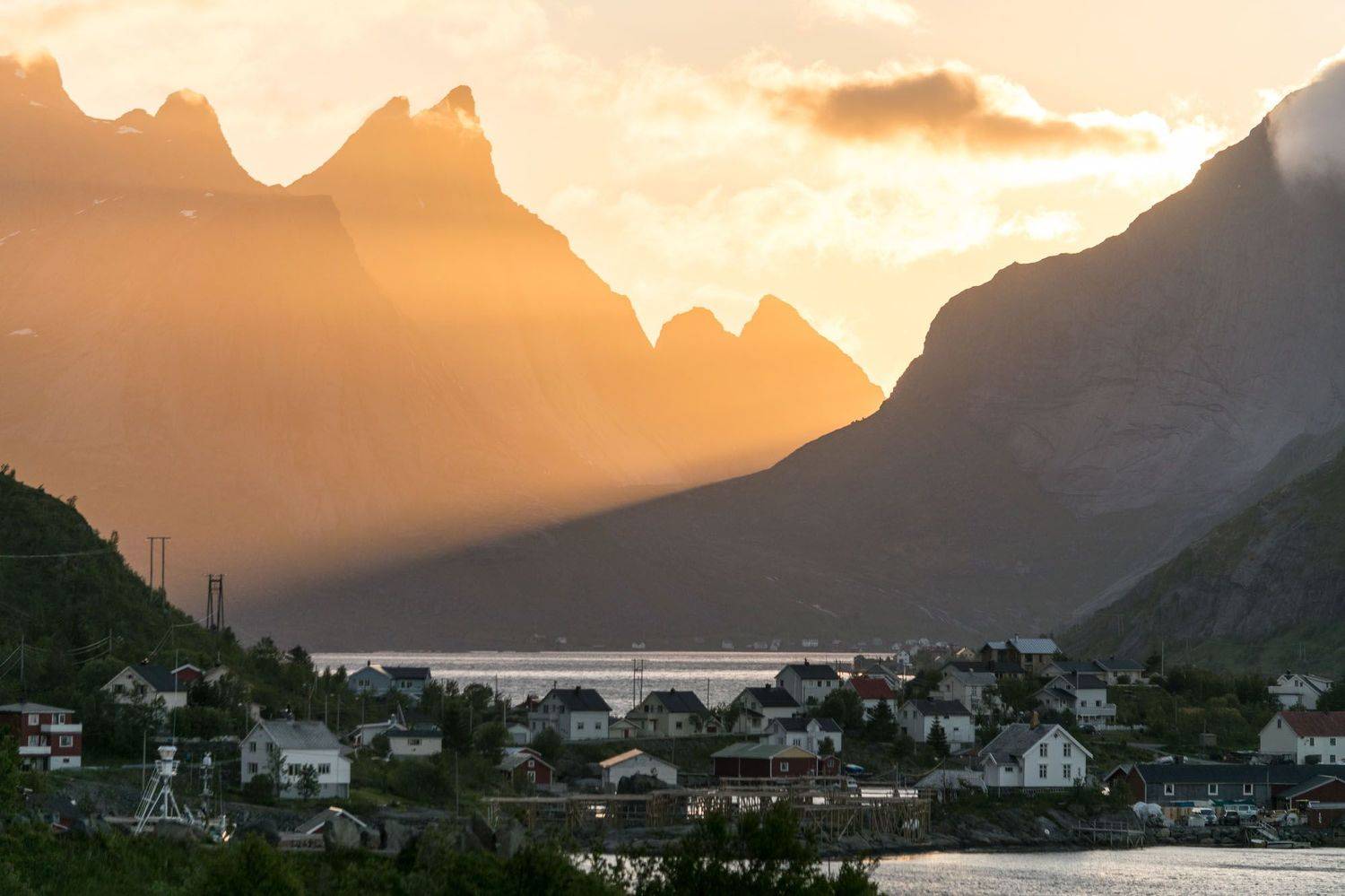 White nights in Reine. Автор: Исаков Дмитрий , Исаков Дмитрий