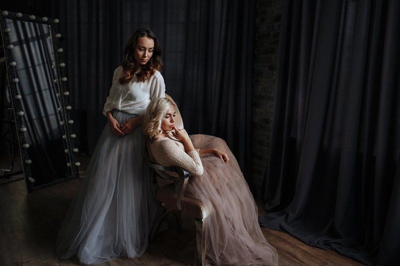 She whispered фото превью