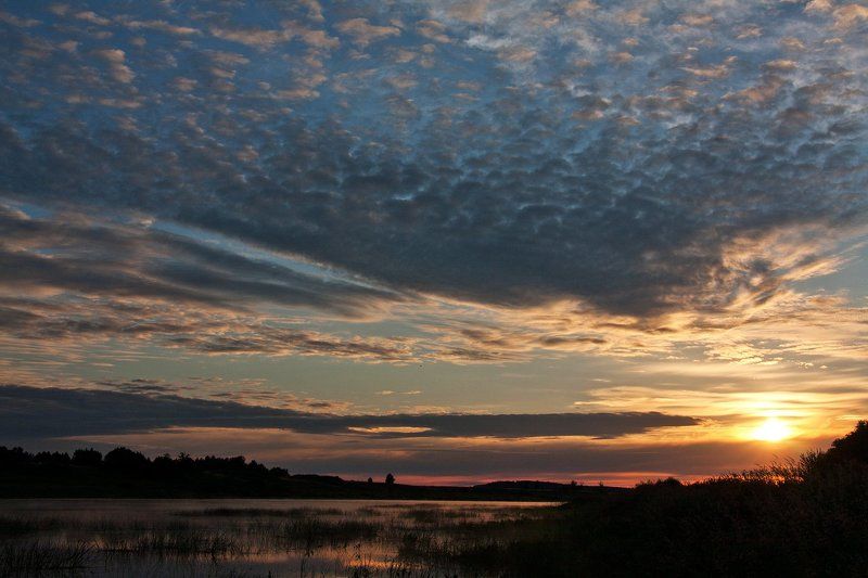 волга, утро, рассвет, небо Волга, Тверская обл. Недалеко от Старицы. фото превью