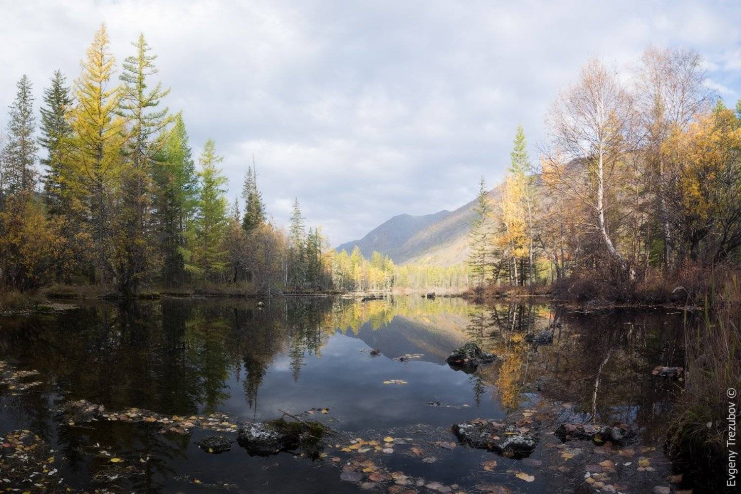 осень, озеро, лес, деревья, облака, облачность, бурятия, Евгений Трезубов