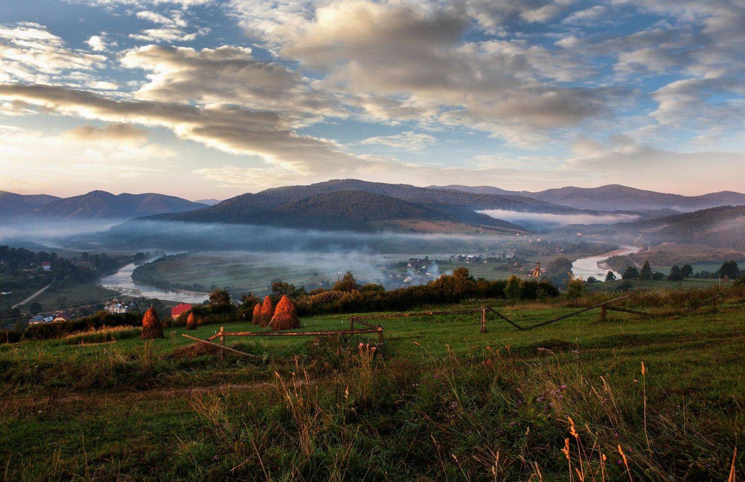 карпаты, рассвет, утро, облака, туман, свет, осень, Никита Сердечный