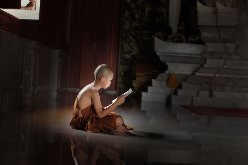 monk; buddhist; burma; robe; outdoor; tree; pilgrimage; children; two; green; red; burmese; culture; bagan; male; summer; umbrella; novice; people; ethnic; traditional; lesson; teaching; buddhism; asia; faith; belief; religious; learning; small; young; tr Novice monk learning in Temple. фото превью