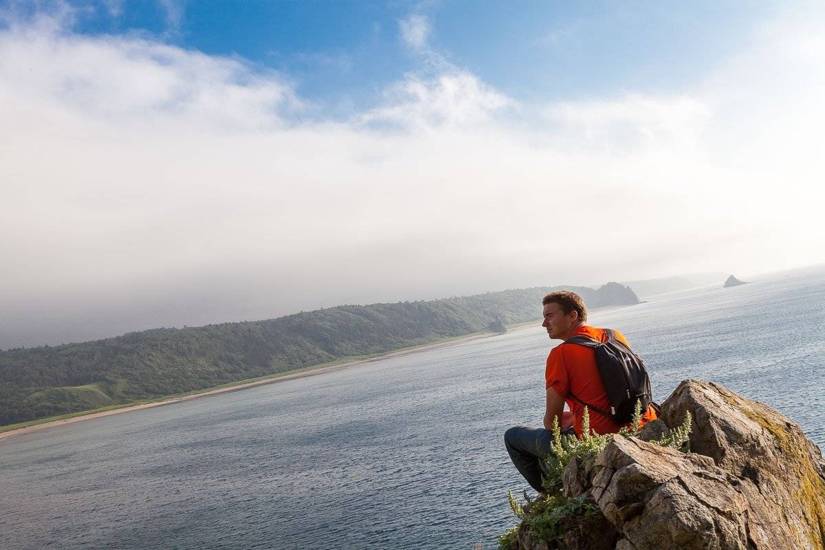 Кунашир, Курильские острова, море, горизонт, скалы, путешественник, Сергей Козинцев