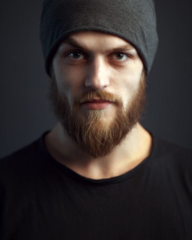 портрет  Артем фото превью