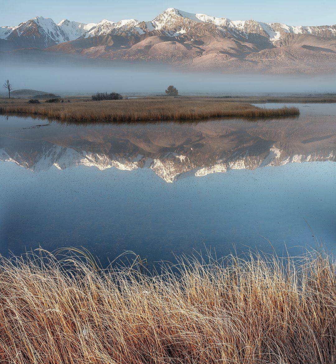Алтай, озеро, горы, сентябрь, туман, Дмитрий Дубиковский