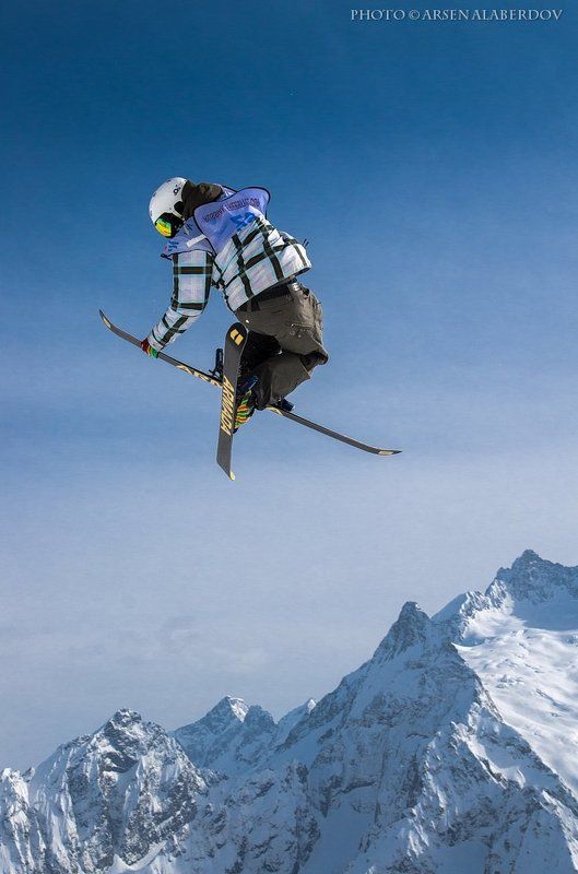 горные лыжи, домбай, карачаево-черкесия, лыжи, полёт, прыжки, соревнования, трюки, фрирайд, фристайл, экстрим КТО СКАЗАЛ, ЧТО ЛЮДИ НЕ ЛЕТАЮТ? фото превью