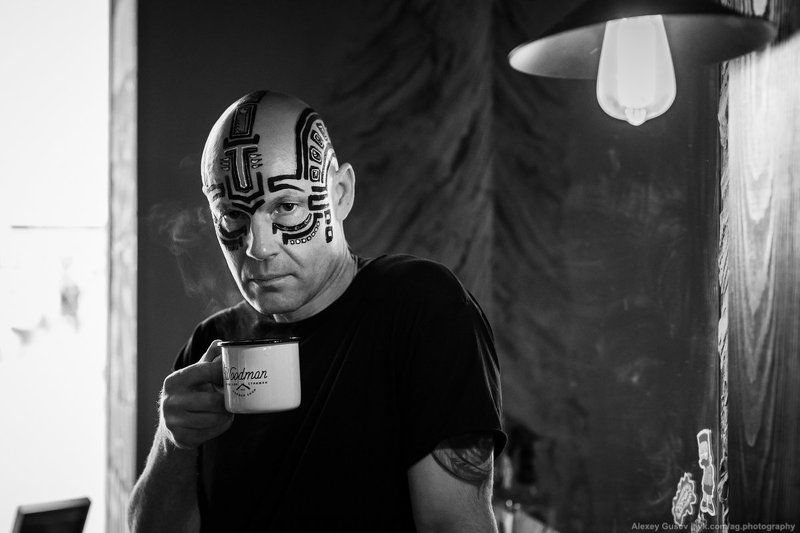 man,bodyart,makeup, face,cup,black and white,noir,dark One more cup of coffee фото превью