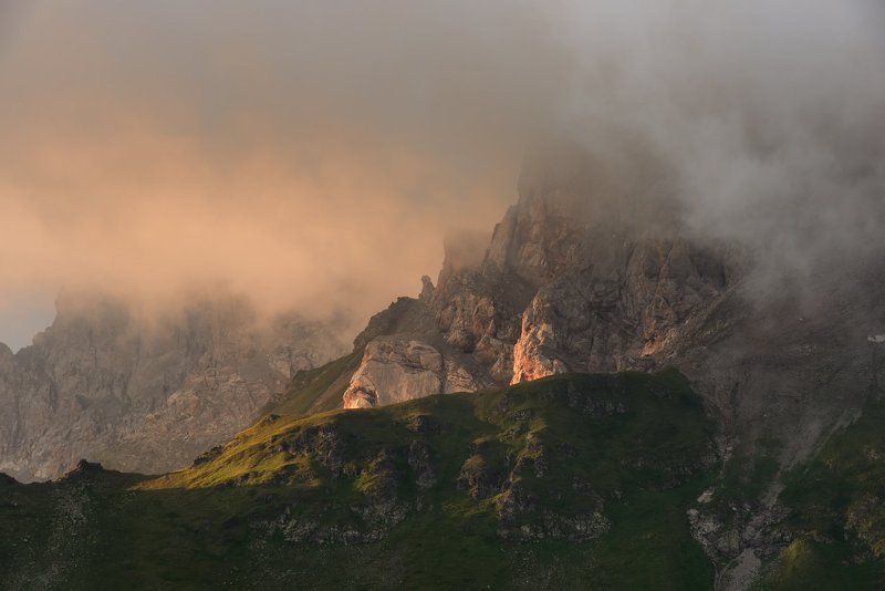 Игра в прятки с Загедан-скалой фото превью