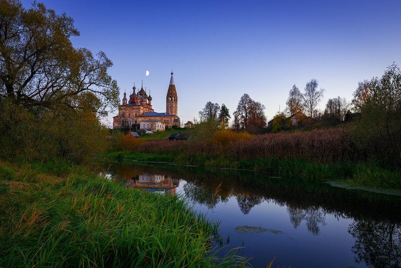 Вечер, церковь, река, природа, осень, октябрь Светит месяц, светит ясный... фото превью