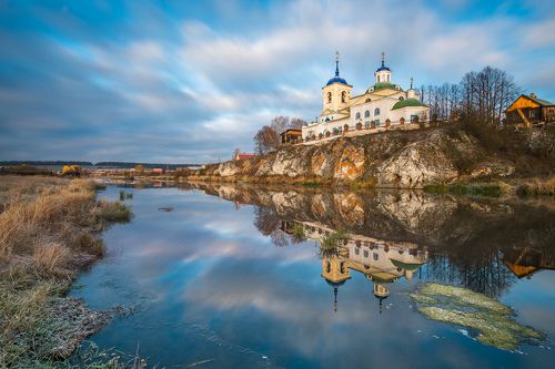 Морозное осеннее утро на реке Чусовой