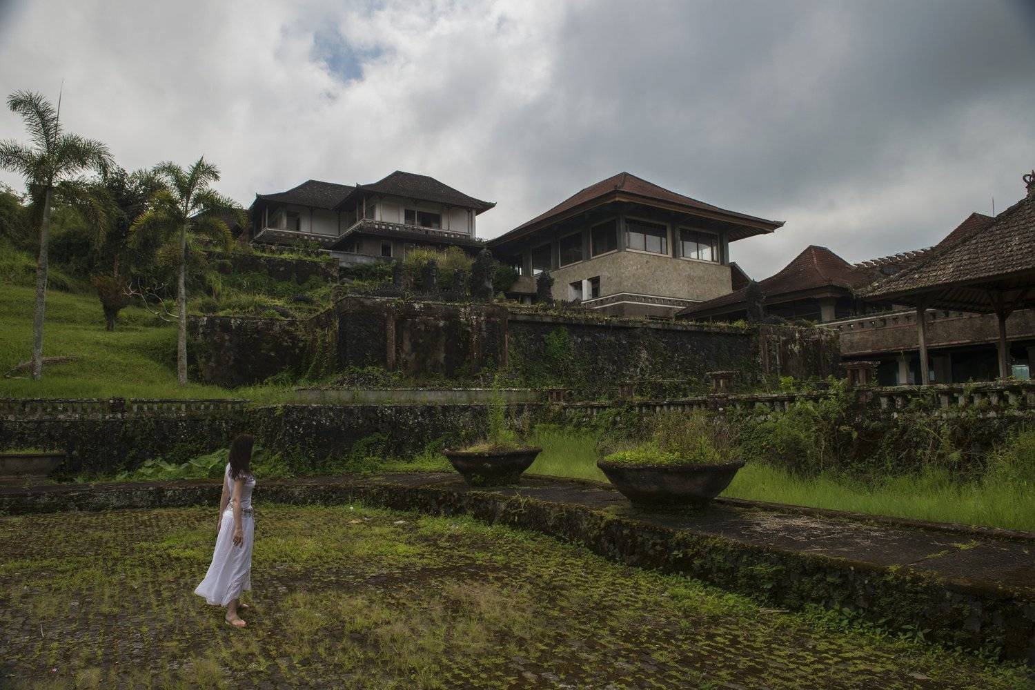 бали, бедугул, деревня, черепица, девушка, Марина Мудрова