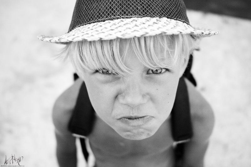 мальчик мальчуган пацанчик провокатор лето море Провокатор фото превью