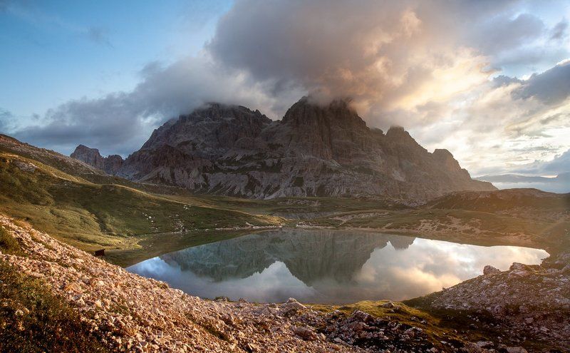 италия, тре чиме, альпы, горы, лето, утро, рассвет Озеро в горах. Альпы фото превью