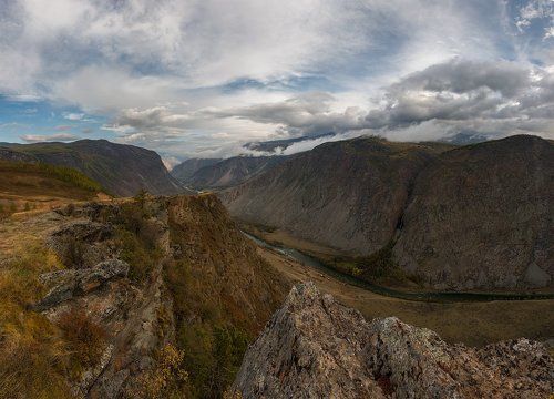 Здесь веков тишина