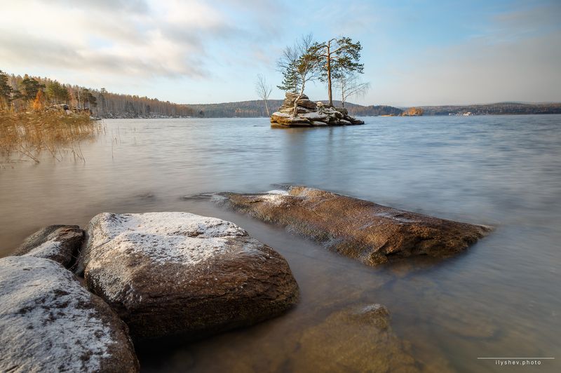 рассвет, урал, природа, пейзаж, озеро, свет, утро, таватуй, бонсай, поздняя осень, первый снег предзимнее фото превью