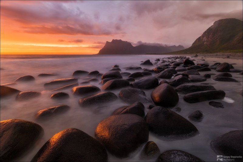 Stone flashes