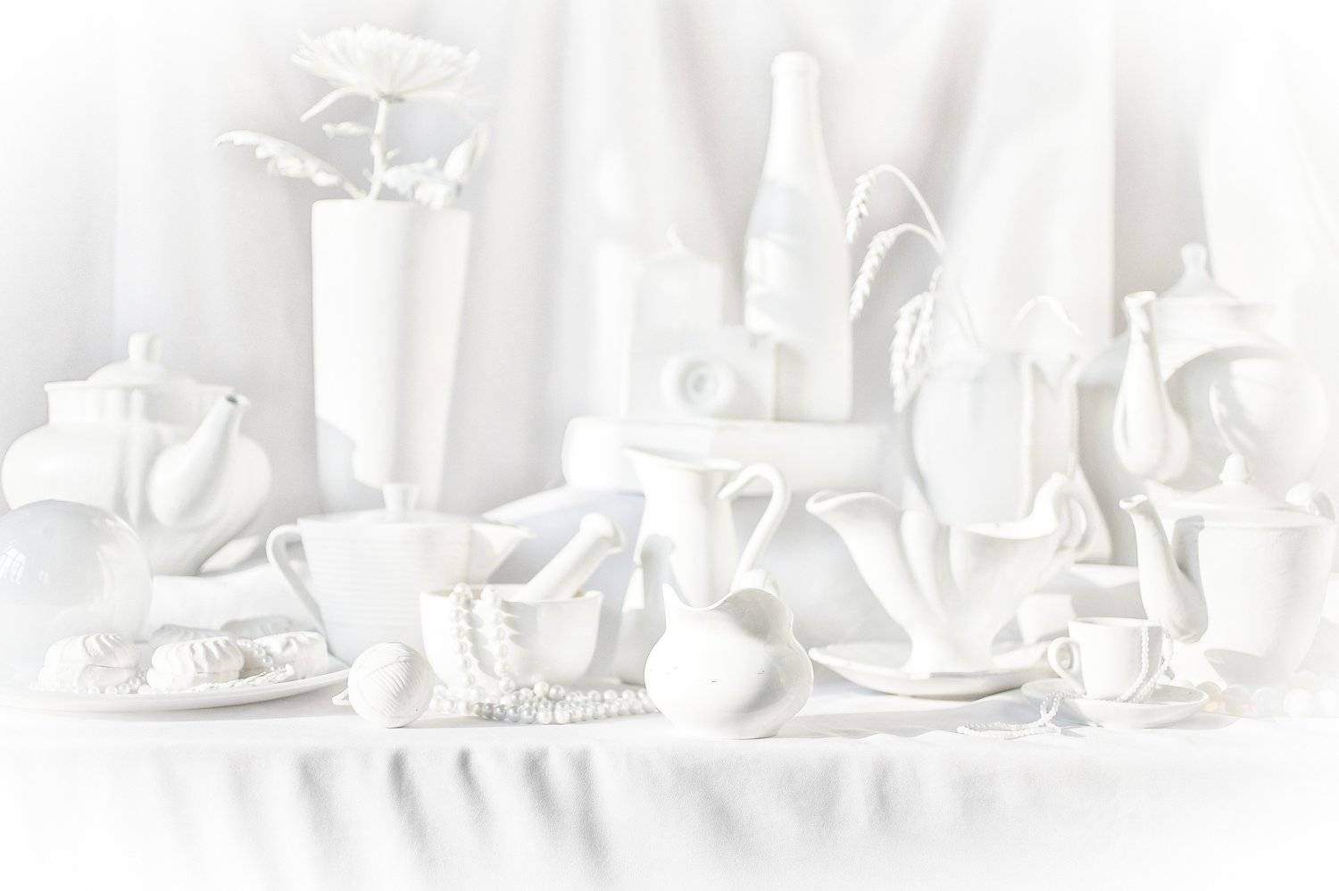 белый, Михаил Дронов