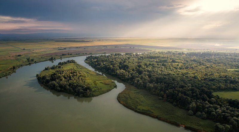 Над рекой фото превью