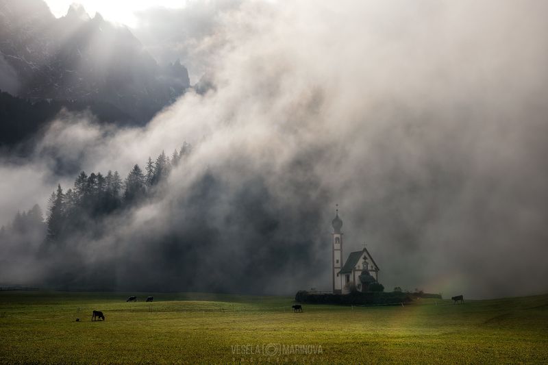 St. Johann in the mist фото превью