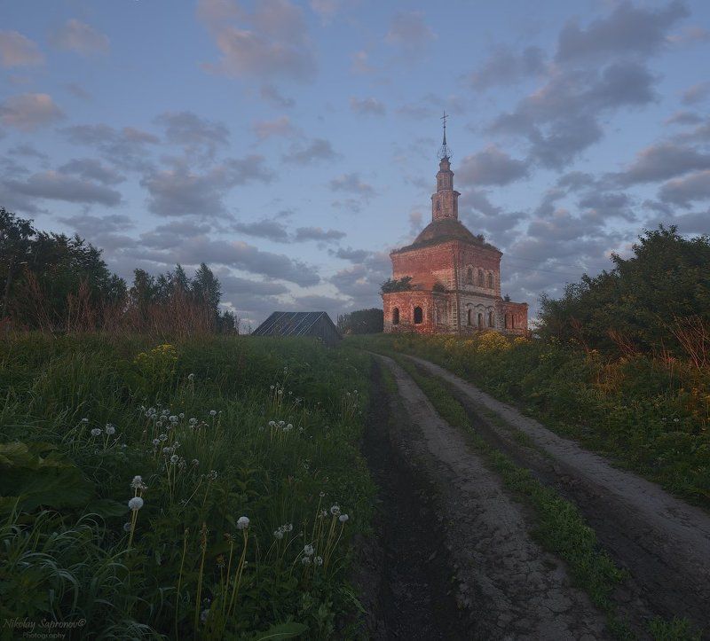 сельские пейзаж, храм, церковь, суздаль, суздальский район, владимирская область, рассвет, квадрат, лето Дорога к храму фото превью