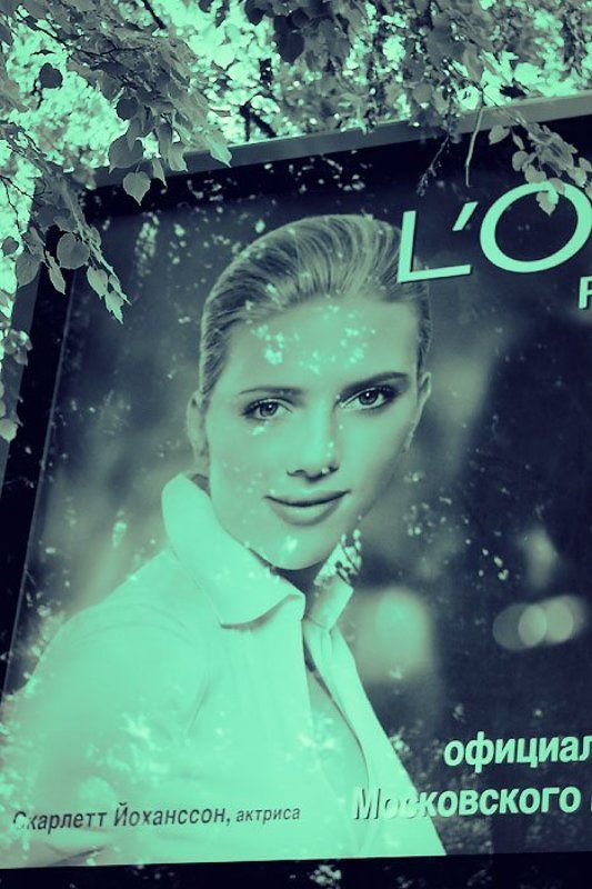 Вместо модели можно снять рекламу) фото превью