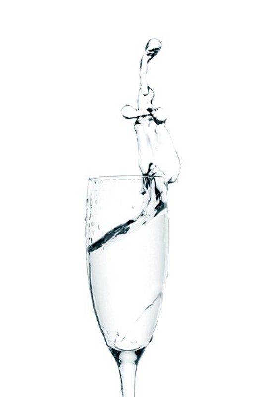 бокал, вода, брызги, студия, белый фон *** фото превью