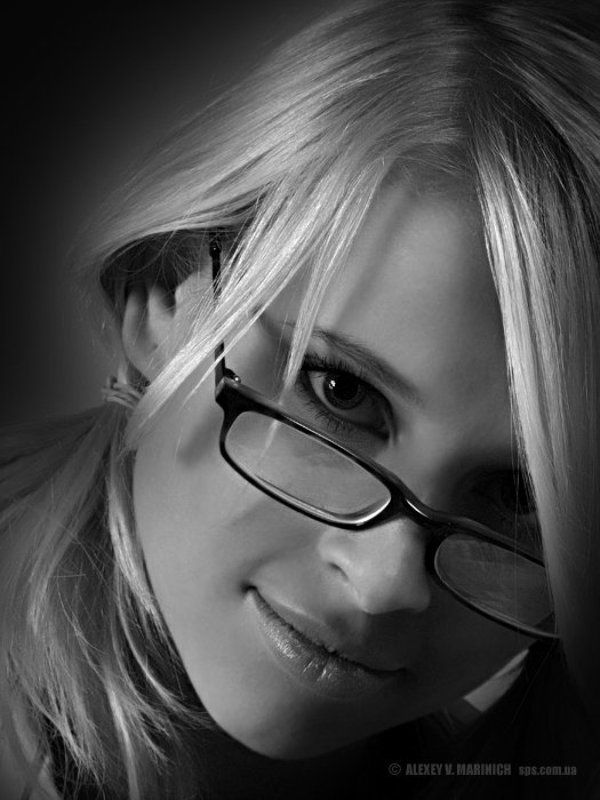 девушка, чб, ч/б, жанр, портрет, очки, настроение, киев Спроси меня... фото превью