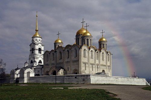 В лучах солнца...