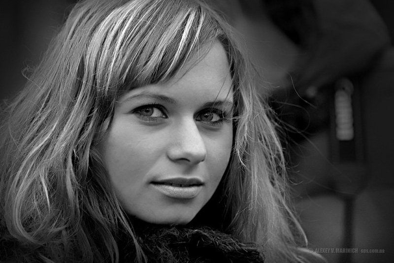девушка, чб, ч/б, жанр, портрет, репортаж, настроение, киев, глаза, саша Репортажный портрет с глазами напротив фото превью
