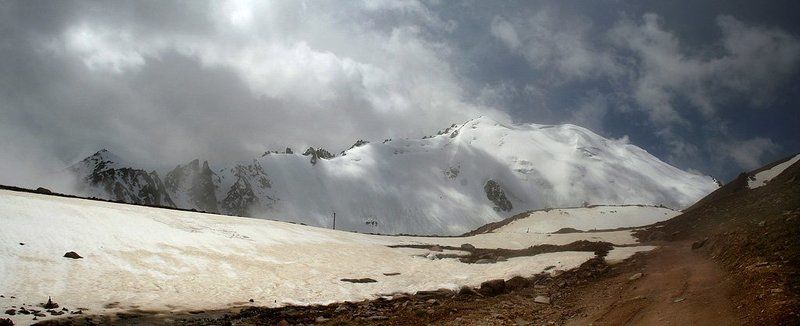 казахстан, заилийский, алатау, природа, горы будков дмирий, ледник молодежный Туманное утро или дыхание гор фото превью