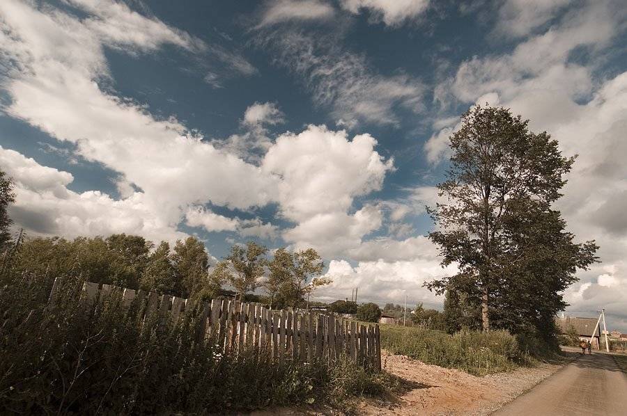 небо, облака,забор,тополь, Евгений Пугачев.